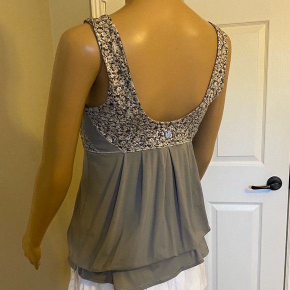 EUC RARE Lululemon Yoga Tank - Picture 5 of 10
